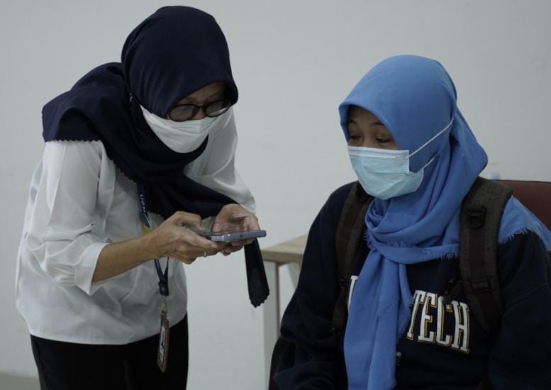 PRESTISIUS: Aulia Rachmi Kurnia, ahasiswi Departemen Sastra Indonesia UGM Jogja, berhasil mensutradari film pendek. (Dok UGM)