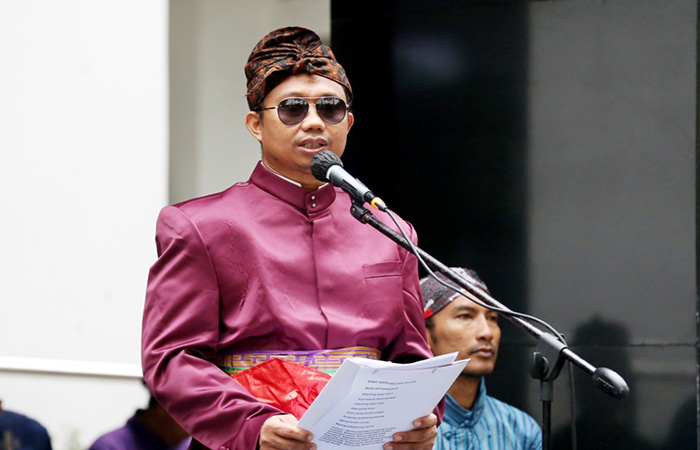 KHIDMAT: Rektor UIN Sunan Kalijaga Jogjakarta Prof Al Makin dalam Upacara HUT RI ke-78 di Kampus UIN Sunan Kalijaga, Kamis (17/08/23).