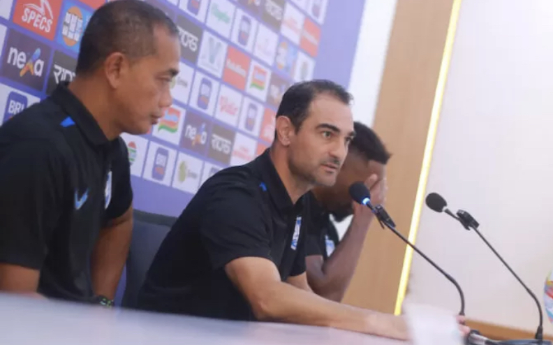 DENDA : Pelatih PSIS Semarang Gilbert Agius dijatuhi sanksi oleh Komdis PSSI