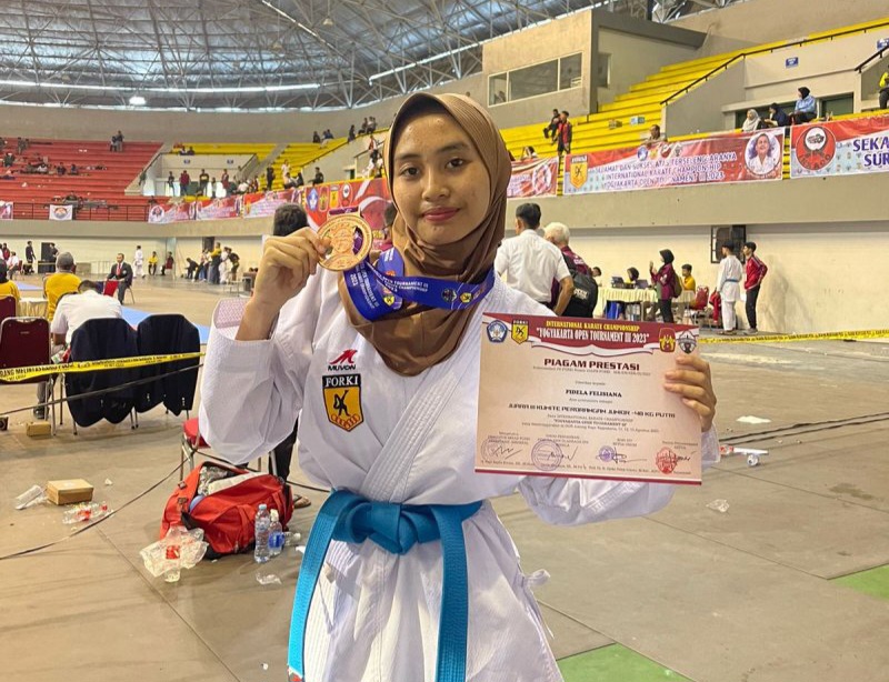 MEMBANGGAKAN : Siswi Madrasah Aliyah Negeri (MAN) 1 Jogja Fidela Felisiana berhasil meraih juara tiga lomba Karate bertaraf Internasional di GOR Amongrogo pada 11-13 Agustus 2023.
