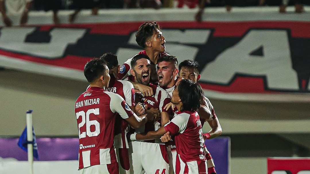 UNGGUL: Pemain Persis merayakan gol ke gawang Dewa United. (Dok Persis)