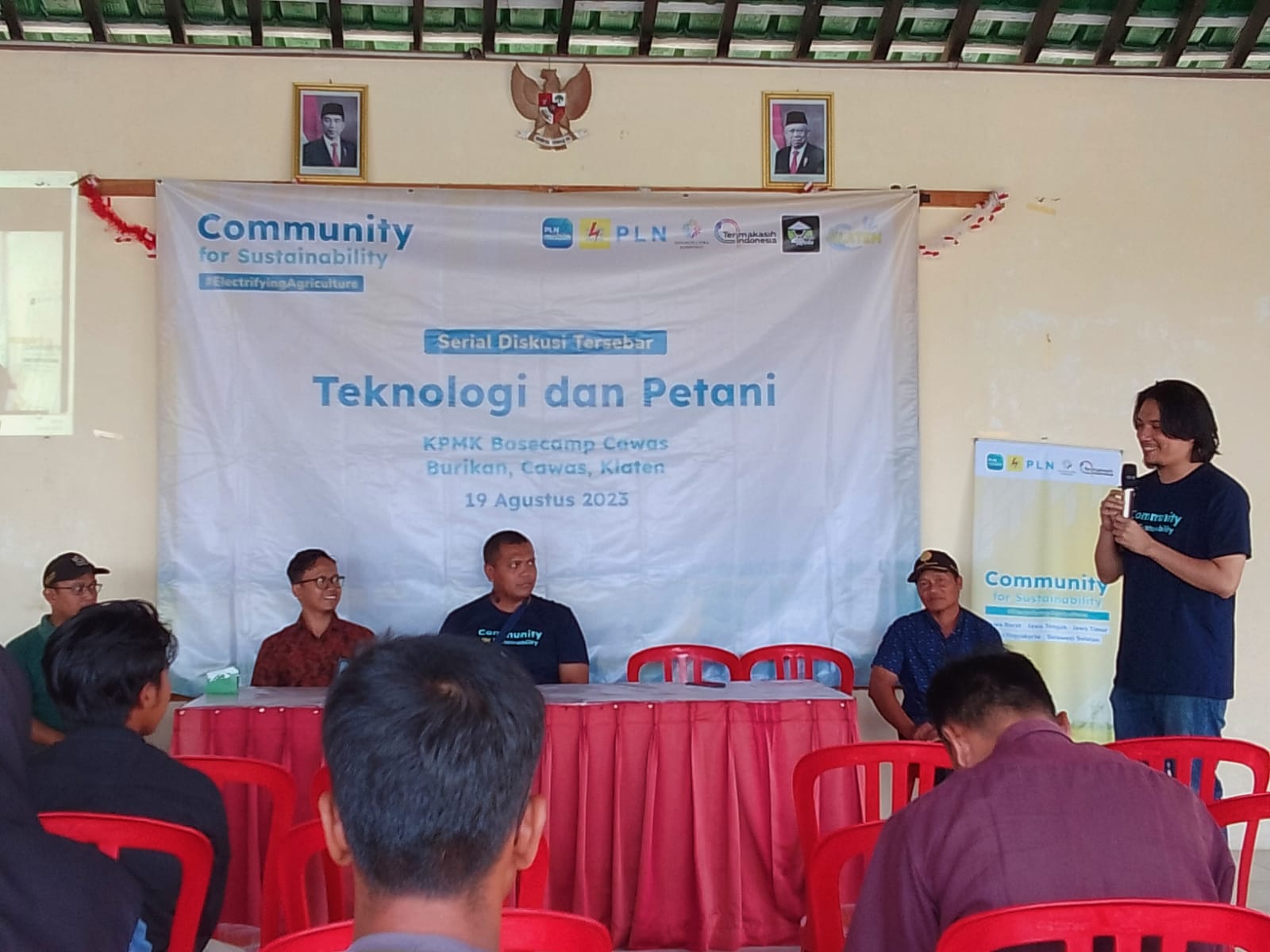 PROSES REGENERASI: Para petani muda di Klaten diajak melek dengan teknologi pertanian. Khususnya penerapan electrifying agriculture