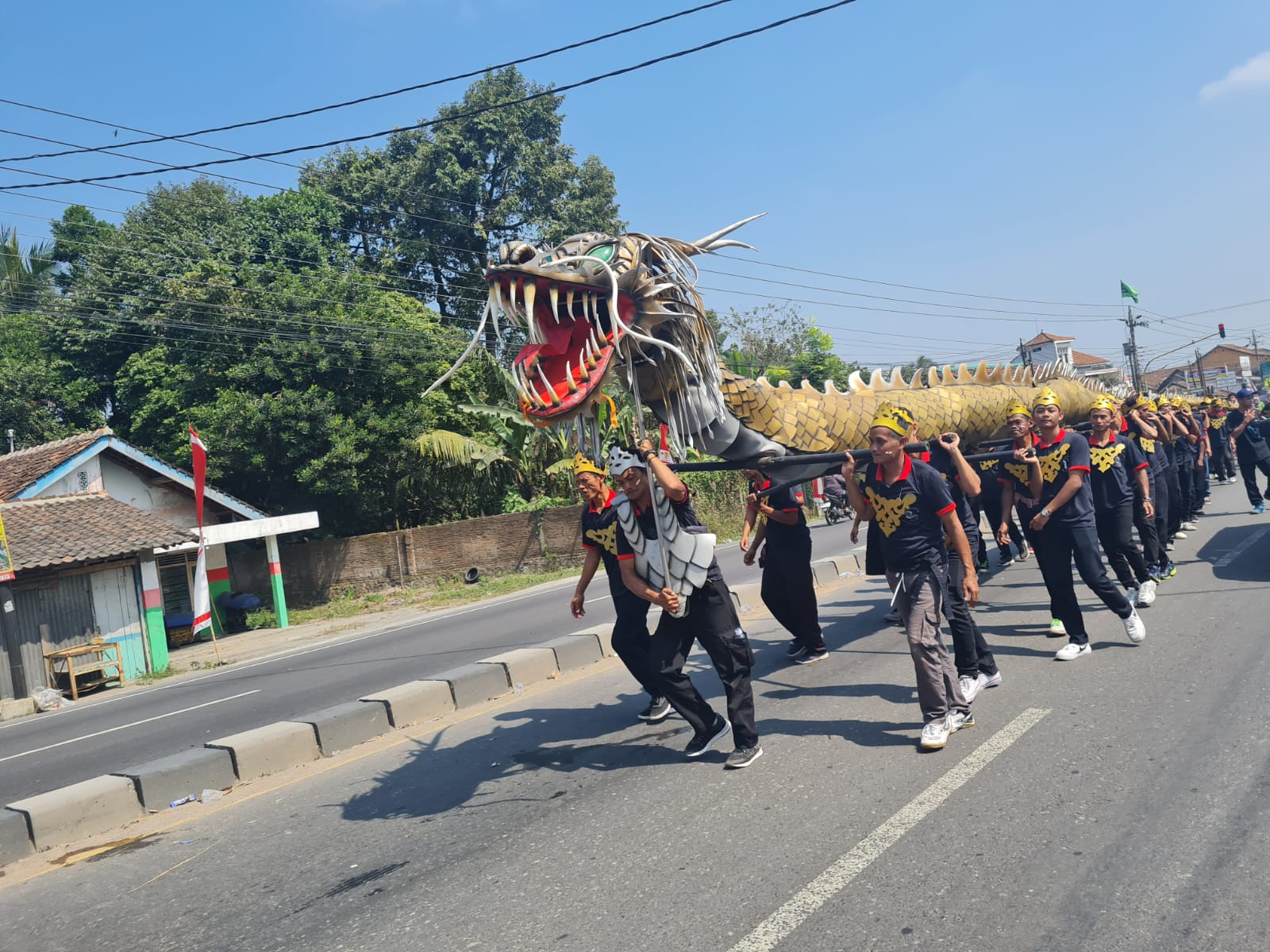 UNIK: Suasana karnaval yang diadakan oleh Pemerintah Desa (Pemdes) Jumoyo, Salam, Magelang. (Naila Nihayah/Radar Jogja)