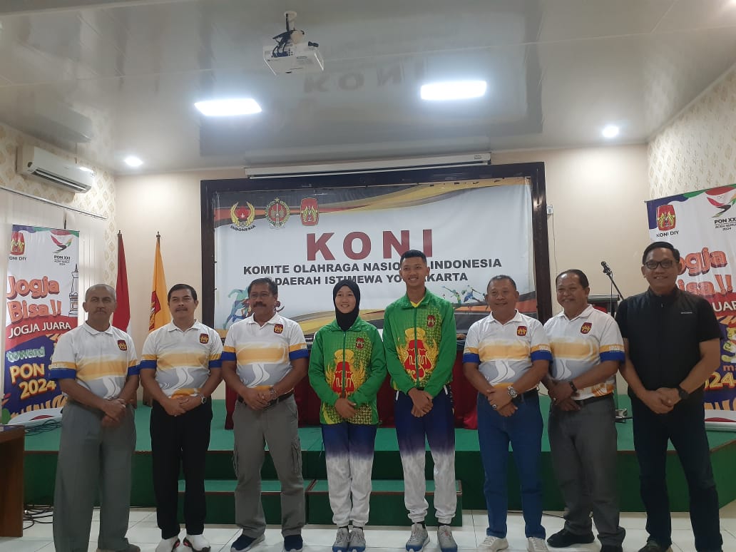 YAKIN: Komite Olahraga Nasional Indonesia (KONI) DIY menggelar acara pelepasan tim Babak Kualifikasi (BK) PON DIY 2023, di kantor KONI DIY, Minggu (20/8). (RIZKY WAHYU/RADAR JOGJA)