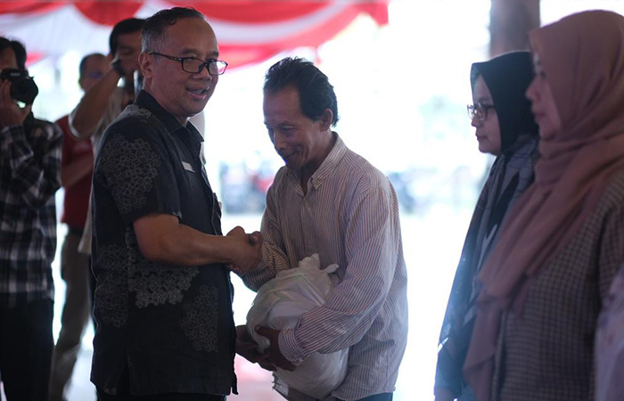 SRAWUNG: Wali Kota Magelang Muchamad Nur Aziz saat berdialog dengan anak-anak di wilayahnya, Jumat (18/8/23).