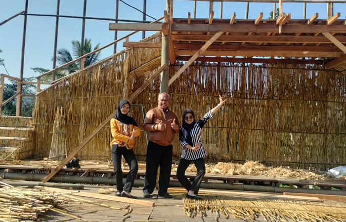PERSIAPAN: Berbagai persiapan telah dilakukan panitia untuk menyambut puncak kegiatan Festival Lima Gunung di Dusun Sudimoro, Baleagung, Grabag.