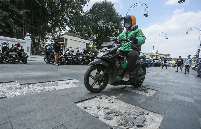 Jalan Perwakilan mulai rusak