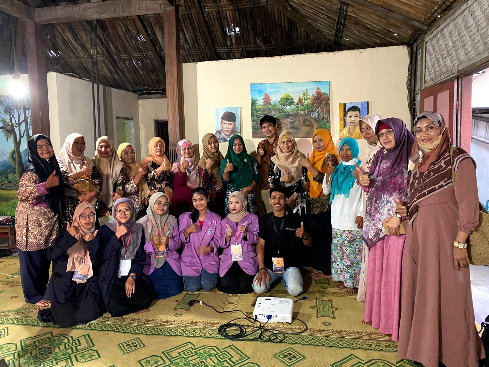 KKN: Mahasiswa Kuliah Kerja Nyata Pembelajaran Pemberdayaan Masyarakat (KKN PPM) kelompok 13 Universitas Cendekia Mitra Indonesia (UNICIMI) menggelar kegiatan sosialisasi. (ISTIMEWA)