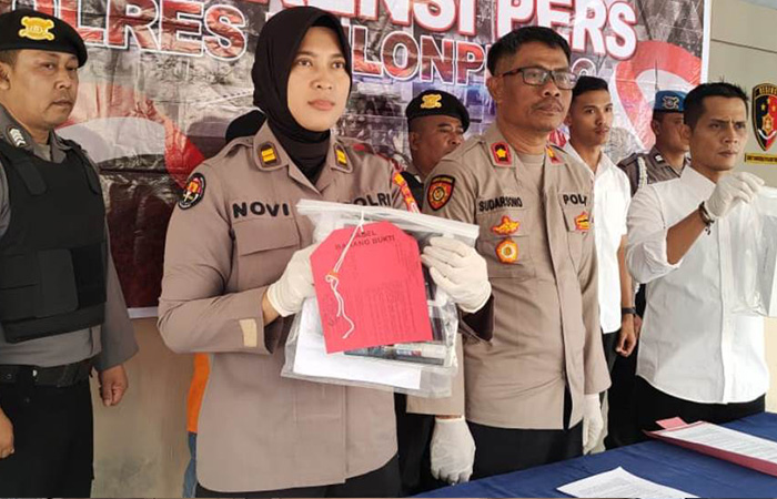 KENA BATUNYA: Gelar kasus pencurian di Polsek Wates.