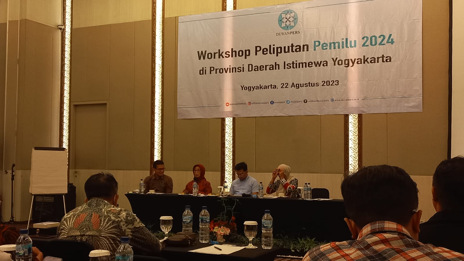 TERBUKA: Ketua Dewan Pers Ninik Rahayu dalam Workshop Peliputan Pemilu 2024 di DIY yang diselenggarakan di Hotel Artotel Urip Sumoharjo Selasa (22/8). (Winda Atika Ira Puspita/Radar Jogja)
