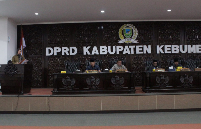 PEMBAHASAN BERSAMA: Rapat paripurna DPRD Kebumen dengan agenda pandangan umum fraksi tentang Raperda Perubahan APBD TA 2023.M Hafied/Radar Kebumen