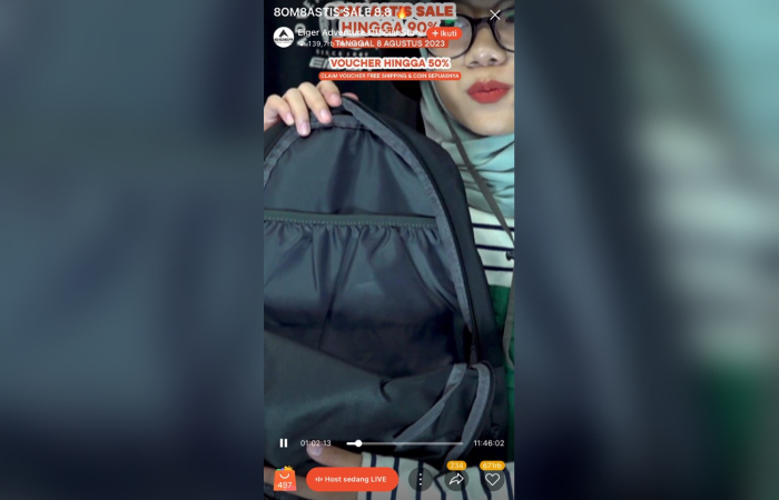 Tangkapan layar live streaming Eiger di Shopee Live pada puncak kampanye Shopee 8.8 Grand Beauty & Fashion Festival.
