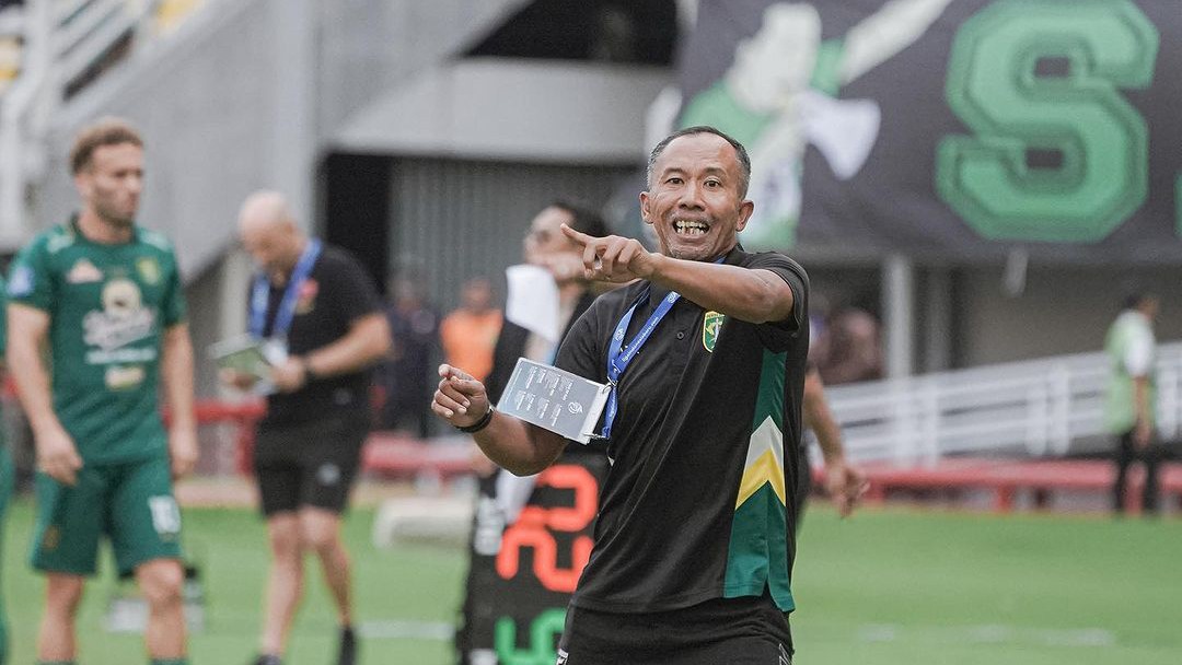 MAIN BIASA: Caretaker pelatih Persebaya Uston Nawawi. (Dok Persebaya)