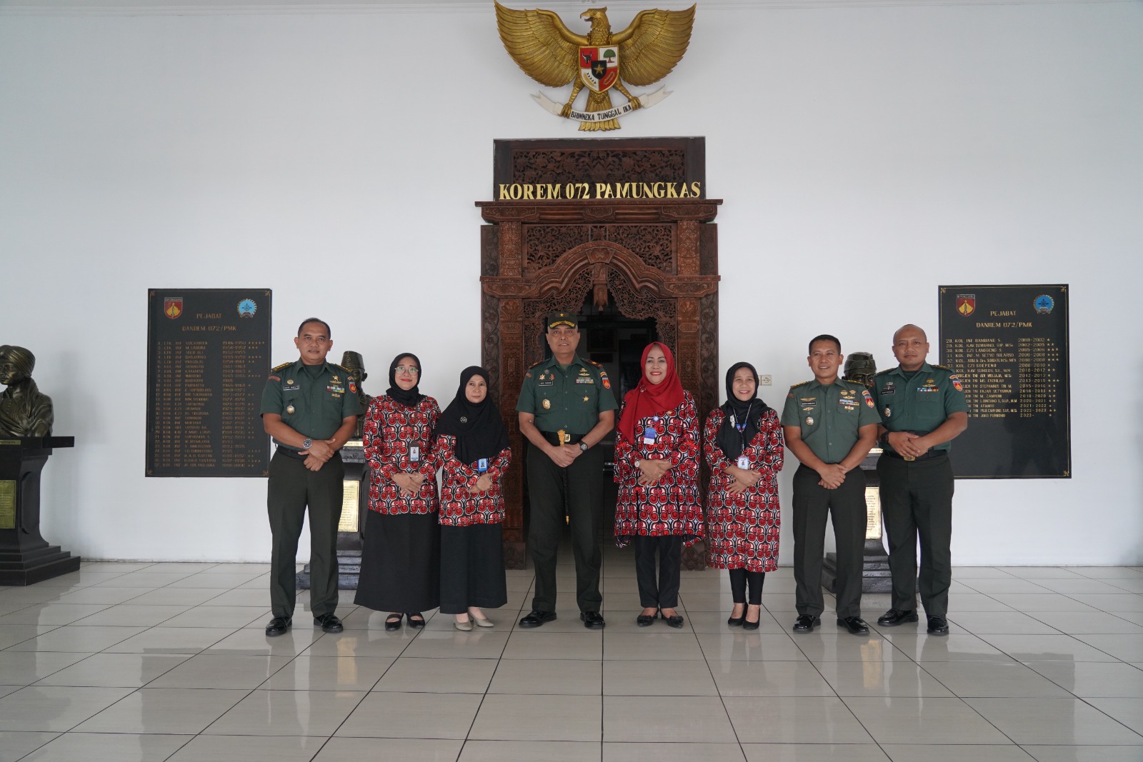 SIAP: Danrem 072/Pamungkas Brigjen TNI Joko Purnomo saat menerima audiensi BKKBN DIY di Ruang Hatta Makorem 072/Pamungkas Jogjakarta Selasa (22/8/2023).  (Penrem 072/PMK)