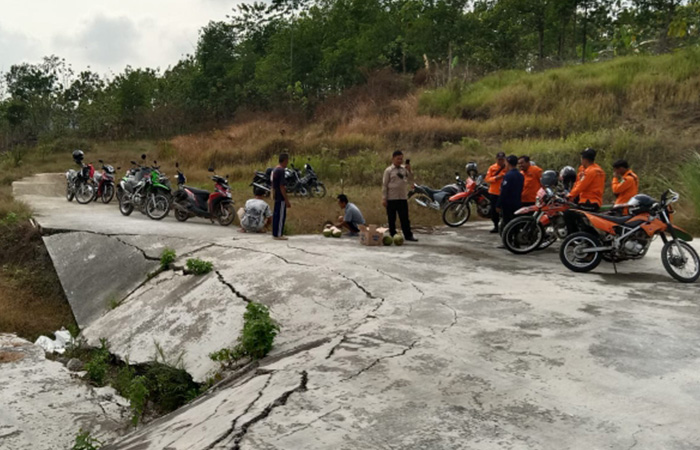 TAK BERFUNGSI:Embung Giritirto mangkrak pasca dibangun karena pada bagian fisik bangunan mengalami kerusakan cukup parah.DOKUMENTASI PROKOPIM KEBUMEN