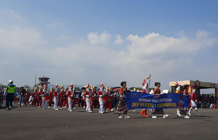 CALON PEMIMPIN BANGSA: Atraksi drumband pelajar ikut memeriahkan acara Gebyar Gunungkidul 2023 di Lanud Gading, Playen, Gunungkidul, Kamis&nbsp;(24/8).