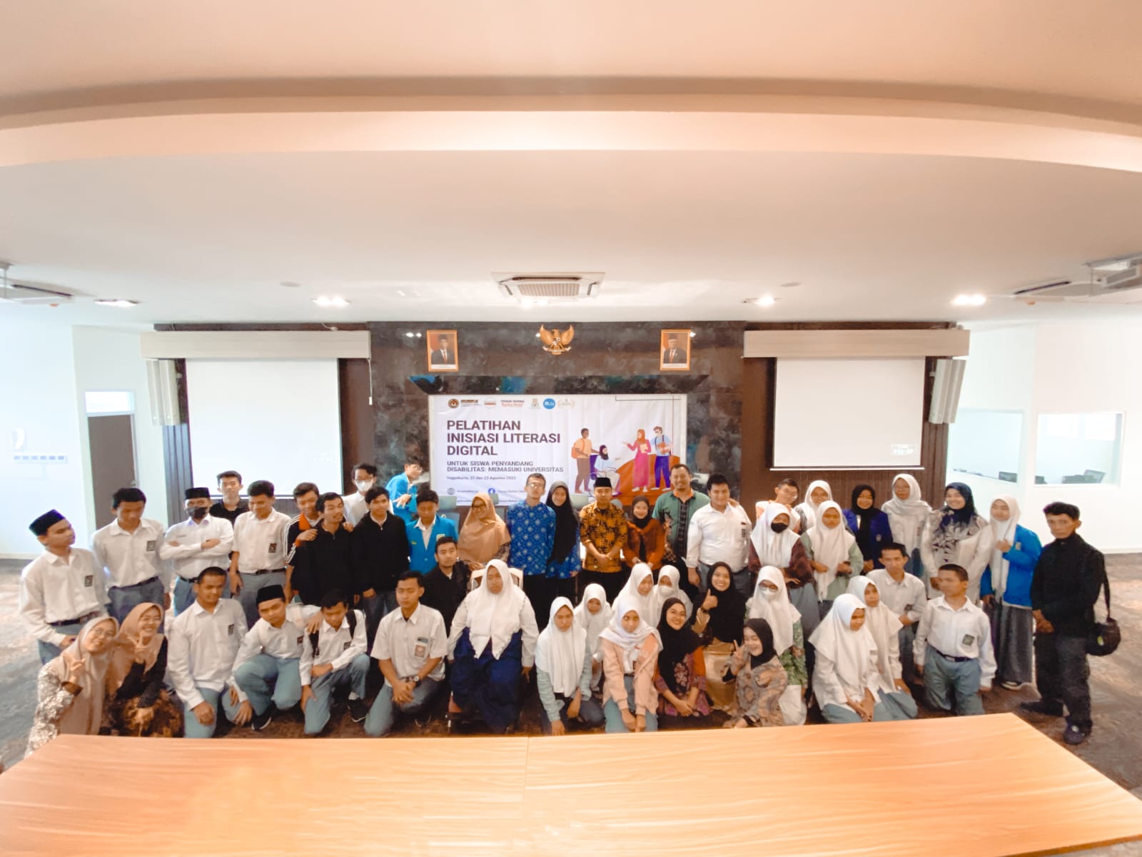 LITERASI: Sebanyak 21 siswa difabel netra Madrasah Aliyah Negeri 2 Sleman Sleman mengikuti kegiatan literasi digital di UIN Sunan Kalijaga. (Dok MAN 2 Sleman)