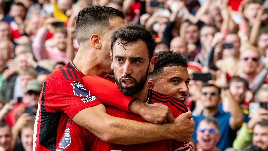 PENALTI: Bruno Fernandes mencetak gol ke gawang Nottingham Forest. (Dok Manchester United)