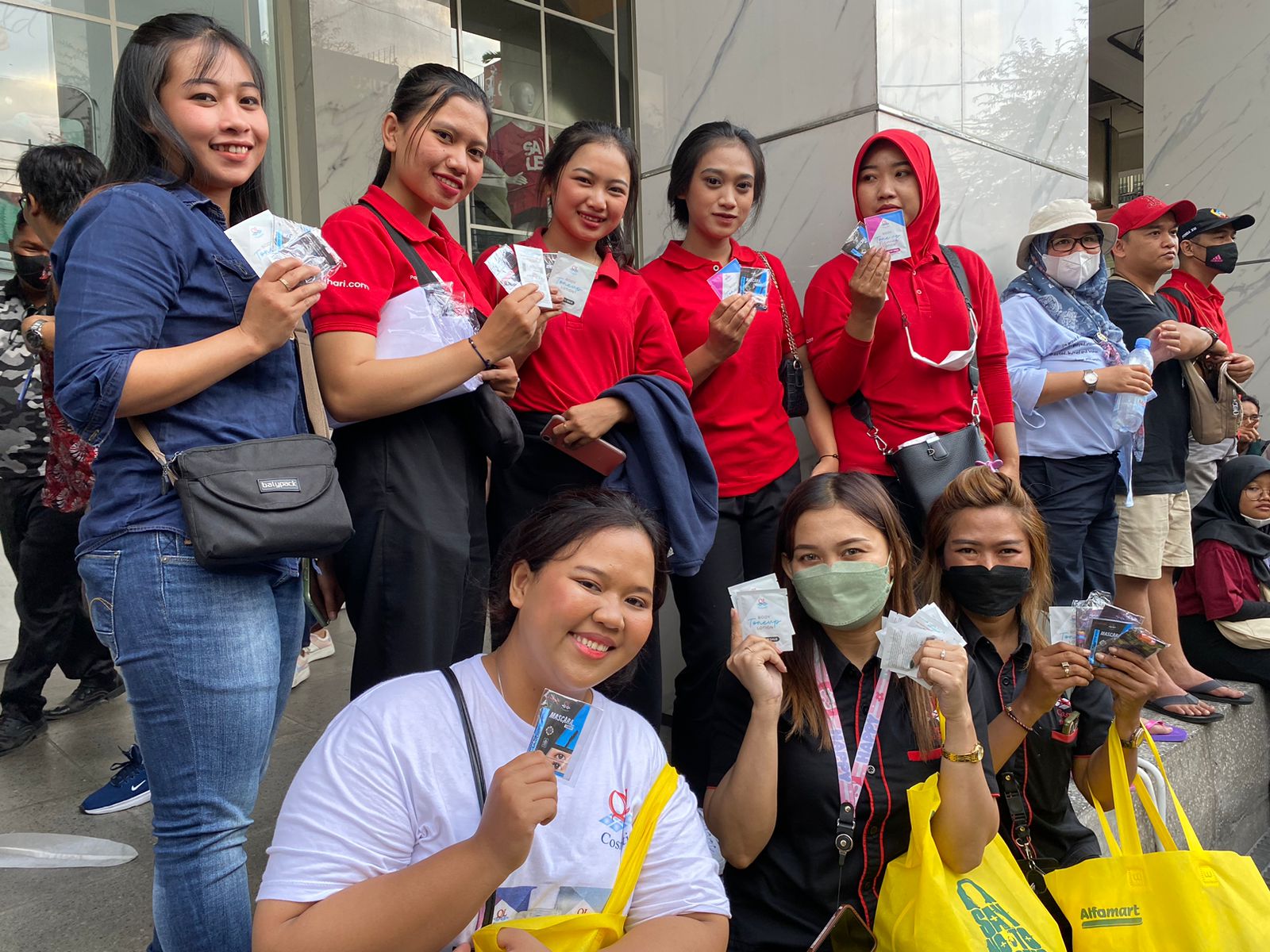 FREE SAMPLE: QL Cosmetic merupakan brand existing yang sudah ada sejak lama dan masih konsisten dengan kelebihan serta keunggulannya hingga saat ini dan seterusnya. (ISTIMEWA)