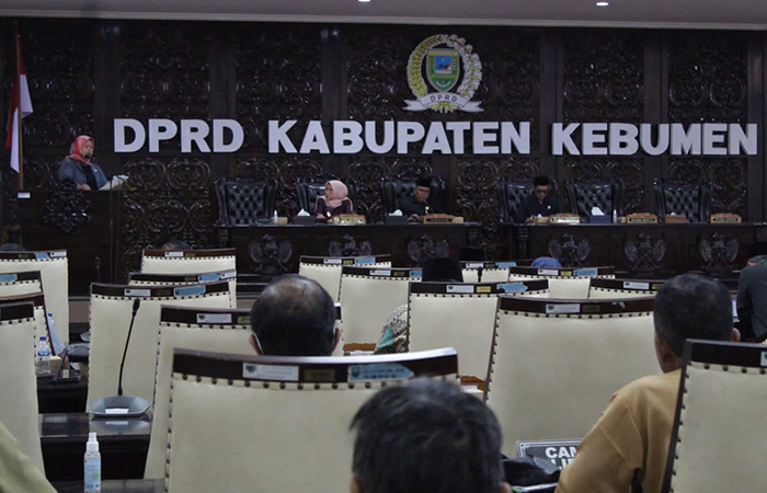 DIBAHAS: Rapat Paripurna DPRD Kebumen dengan agenda laporan banggar terhadap Raperda Perubahan APBD.&nbsp;