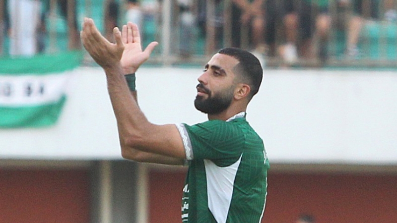 TANGGUH: Bek tengah PSS Jihad Ayoub akan membela Timnas Lebanon. (Guntur Aga Tirtana/Radar Jogja)