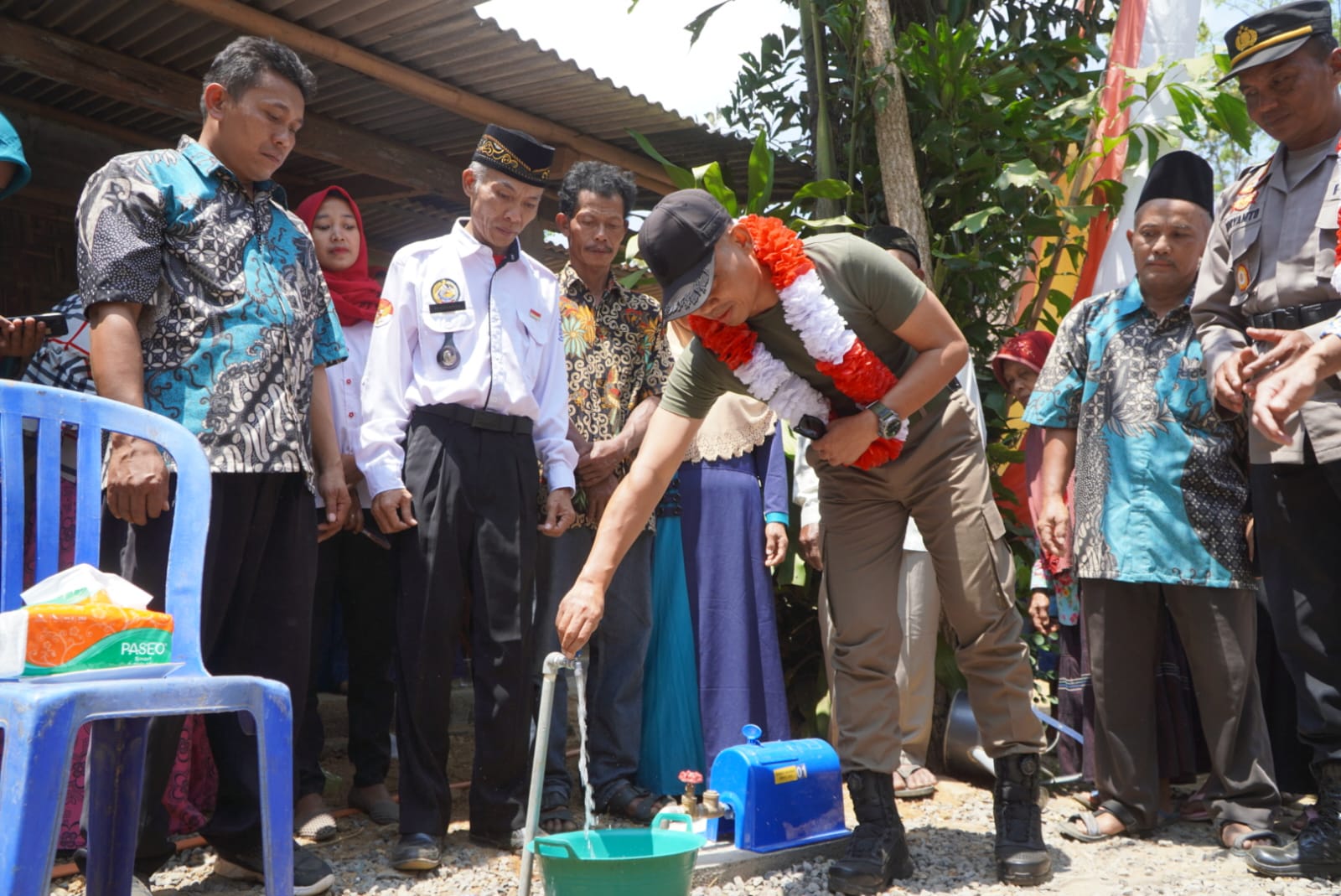 TINGGAL PUTAR: Bupati Gunungkidul Sunaryanta meresmikan bantuan program Pansimas di Kalurahan Pengkok, Kapanewon Patuk Rabu (30/8).