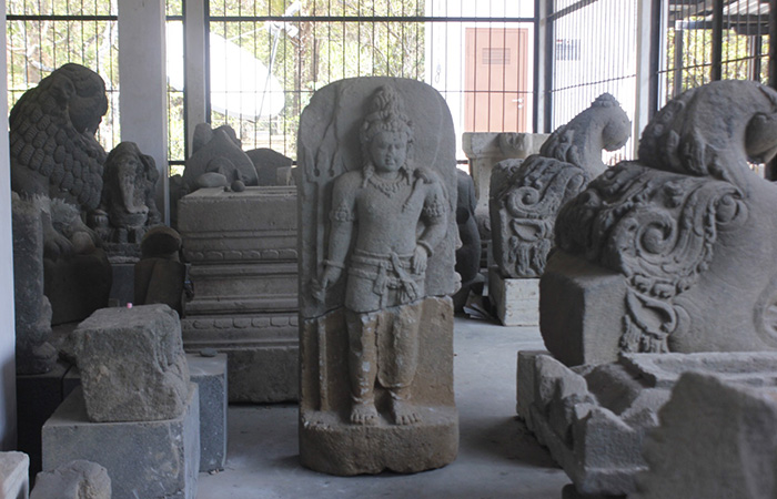 MENYATU: Potongan bagian bawah arca Siwa di Situs Brongsongan sudah ditemukan. Hal itu membuat arca tersebut menjadi lengkap.MCB Unit Borobudur untuk radar Jogja