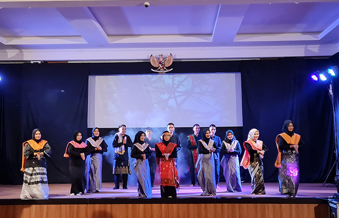 CIAMIK: Para peserta pertukaran mahasiswa merdeka (PMM) di Unimma saat membawakan tarian khas dari daerah masing-masing pada Januari 2023 lalu.Naila Nihayah/radar jogja