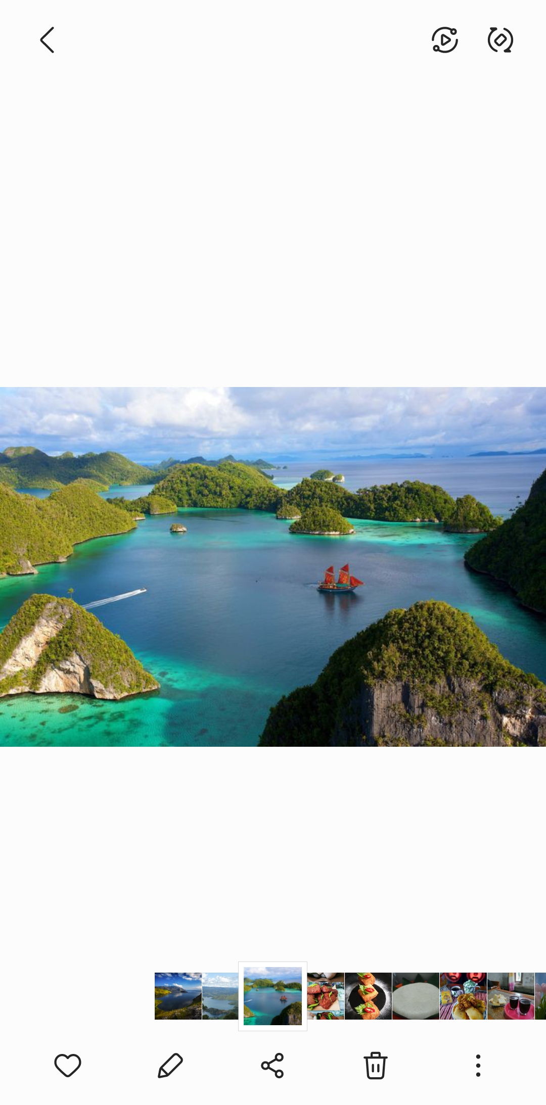 MOLEK: Keindahan pemandangan Danau Toba Pulau Samosir. (Pinterest)