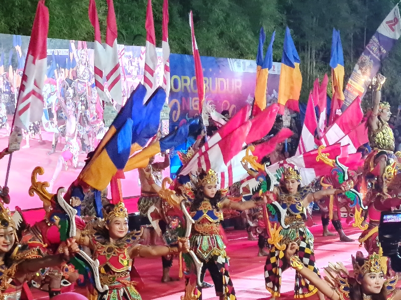 MERIAH: Para kontingen terlihat luwes saat menampilkan keseniannya pada BNC 2022 lalu. (Naila Nihayah/Radar Jogja)