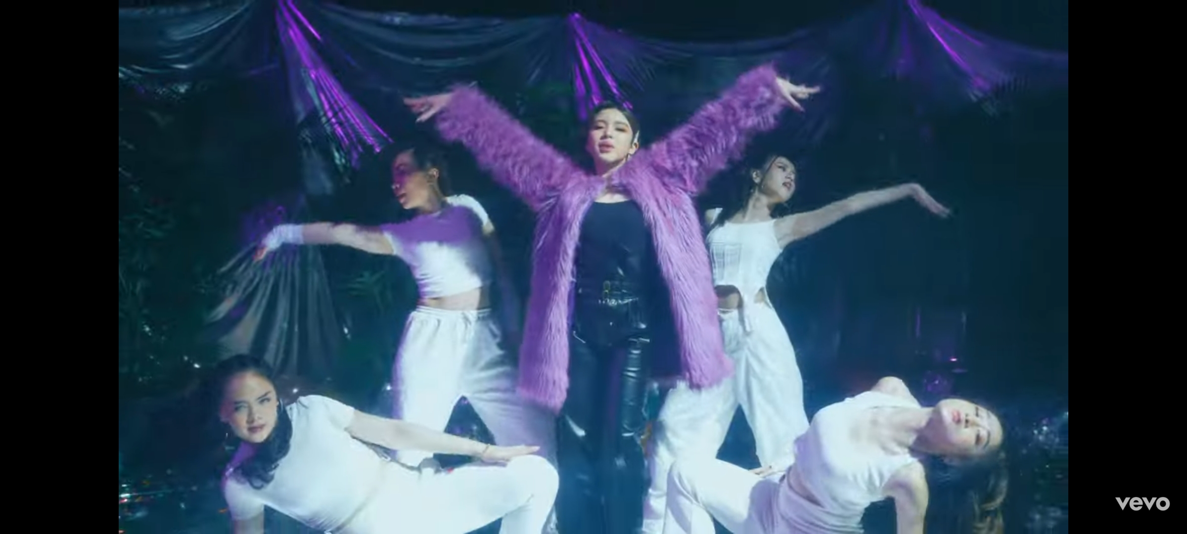 MAKIN HITS: Penampilan Tiara Andini dalam single terbarunya berjudul