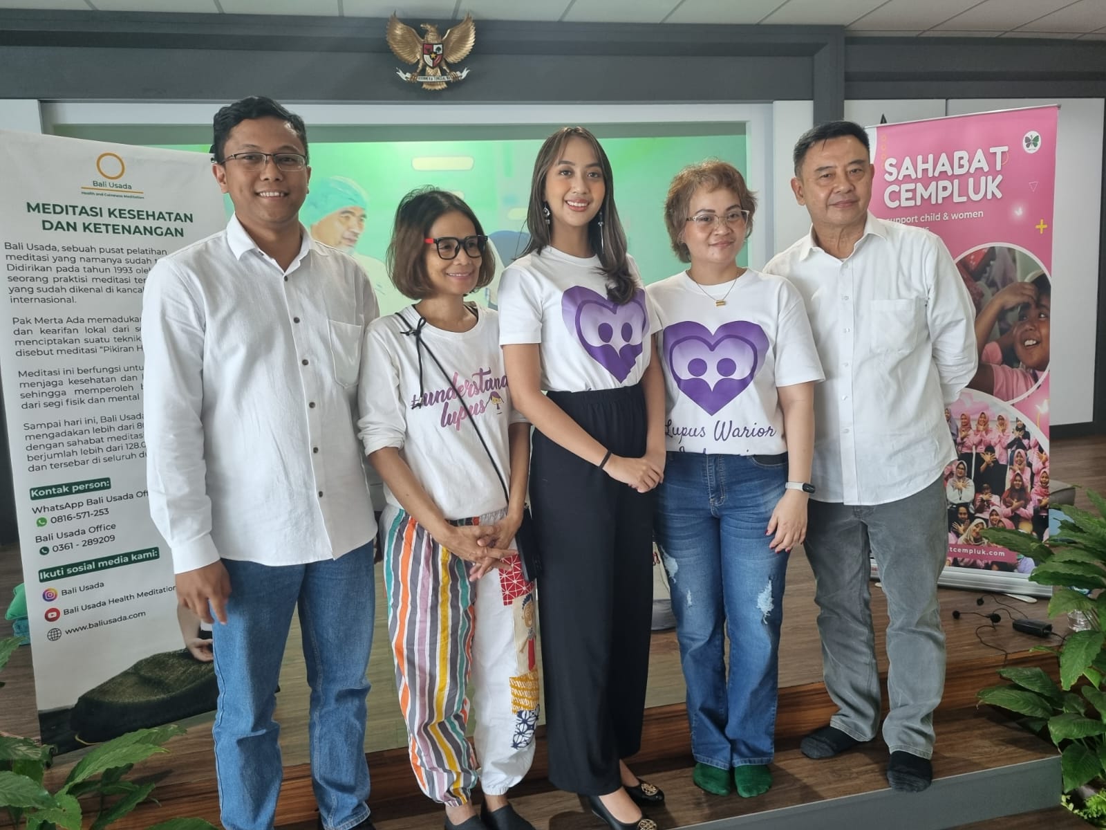 KOMPAK: Para peserta pengidap autoimun mengikuti meditasi sebagai media terapi yang dilangsungkan di RS Panti Rapih Jogja. (Fahmi Fahriza/Radar Jogja)