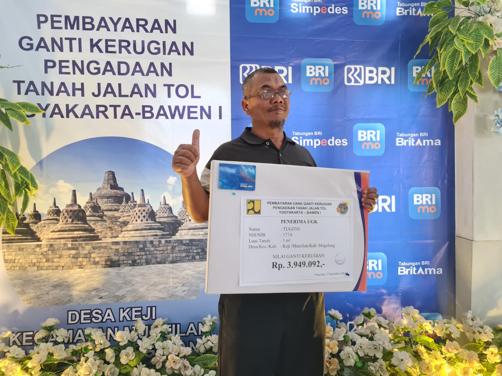SEMRINGAH: Meski hanya mendapat uang ganti kerugian (UGR) sebanyak Rp 3.949.092, namun Tugito tetap mensyukurinya. (Naila Nihayah/Radar Jogja)