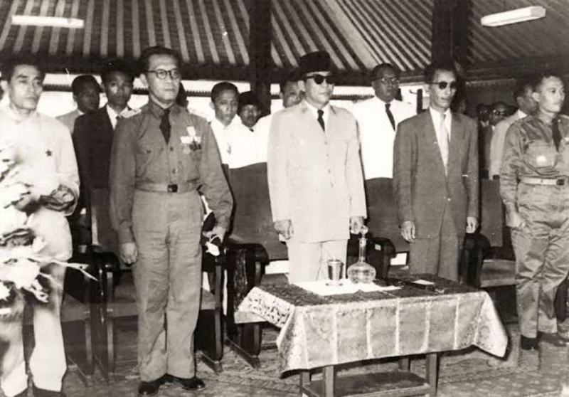 TANAH AIR: Sri Sultan Hamengku Buwono IX bersama Presiden Soekarno. (Dok Istimewa)