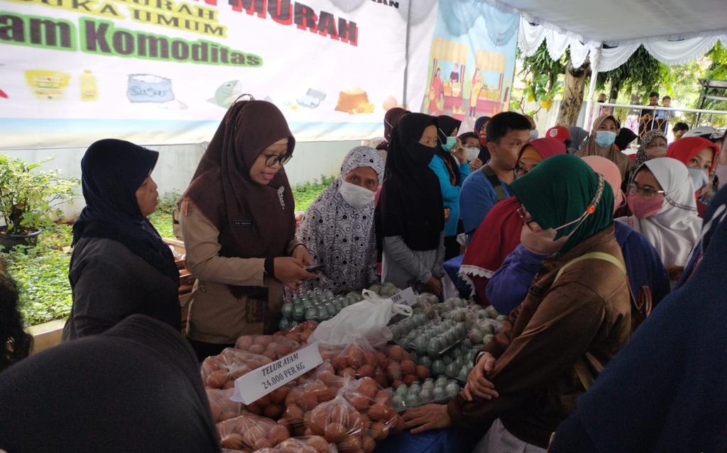 DIBURU : Kegiatan pasar murah yang diadakan oleh DKPP Purworejo beberapa waktu lalu, banyak diminati masyarakat. Dok. DKPP Purworejo