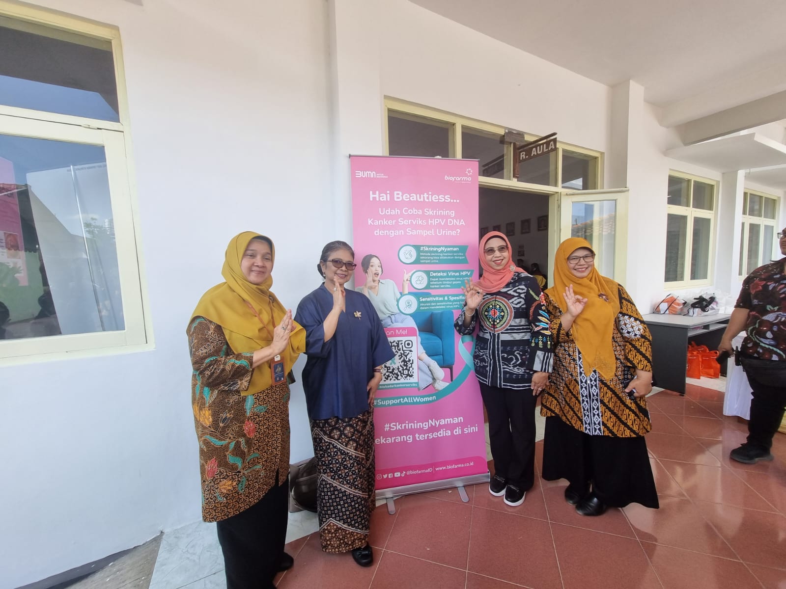 KANKER SERVIKS: Ratusan perempuan di wilayah DIJ mengikuti pemeriksaan kanker serviks yang dilangsungkan di Balai Laboratorium Kesehatan Dan Kalibrasi Jogjakarta. (FAHMI F/RADAR JOGJA)