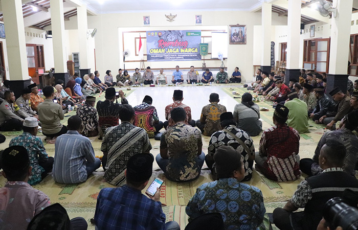 SOSIALISASI: Kegiatan Rembug Omah Jaga Warga jajaran Polda DIJ bersama warga Kalurahan Timbulharjo, Sewon, Bantul, Rabu (6/9). Dok. Humas Polres Bantul