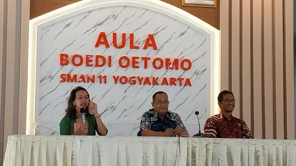 KONSISTEN: GKR Bendara saat Sarasehan Budaya dalam Rangka Memperingati HUT ke-34 SMA Negeri 11 Jogja, Jumat (8/9/2023). (Wulan Yanuarwati/Radar Jogja)