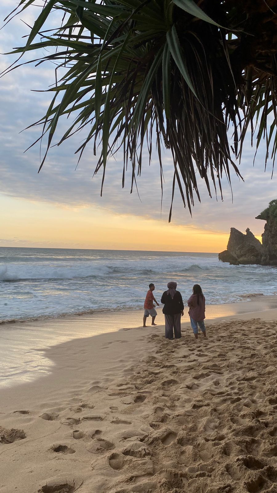 Pantai Midodaren di Gunungkidul, DIJ.  (ISTIMEWA)