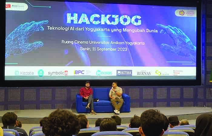 FOKUS: Diskusi panel soal perkembangan Artificial Intelligence (AI) atau kecerdasan buatan di ruang cinema Universitas Amikom Jogjakarta kemarin (11/9). Fahmi Fahriza/Radar Jogja