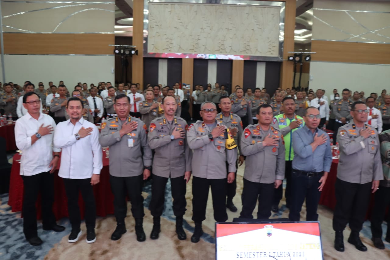 LAKUKAN EVALUASI: Polda Jawa Tengah melaksanakan analisa dan evaluasi gelar operasional semester pertama di Hotel Atria Kota Magelang, Senin (11/9). (Dok Humas Polres Magelang Kota)