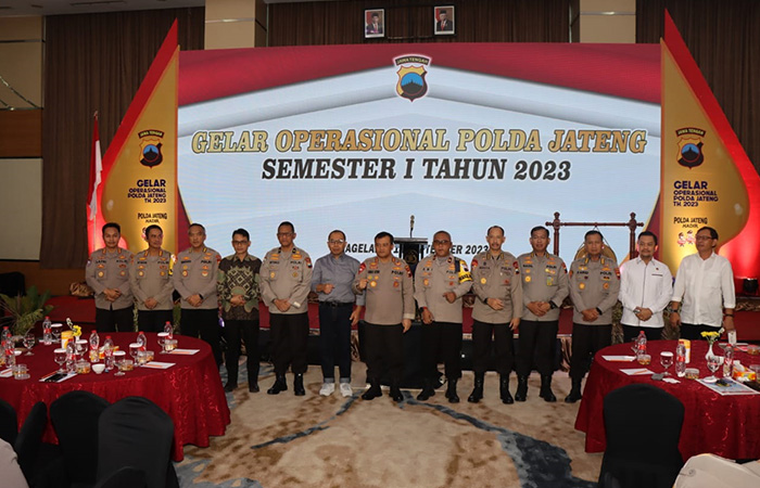 LAKUKAN EVALUASI: Polda Jawa Tengah melaksanakan analisa dan evaluasi gelar operasional semester I di Hotel Atria Kota Magelang, Senin (11/9).