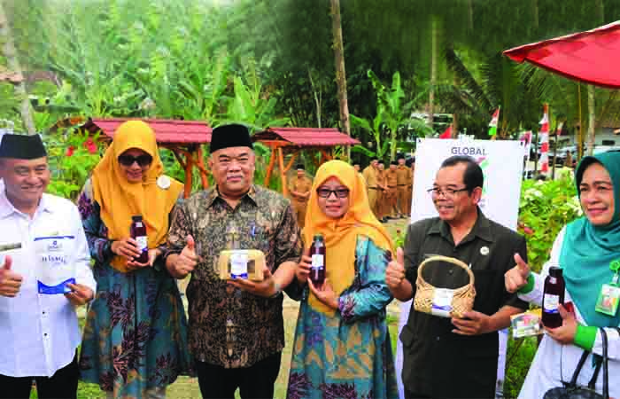 BERKAH: Wakil Gubernur DIJ KGPAA Paku Alam X saat launching Kampung Berkah yang diinisiasi Baznas DIJ di Sanggar Among Lare Pereng, Kalurahan Sendangsari, Pengasih, kemarin.