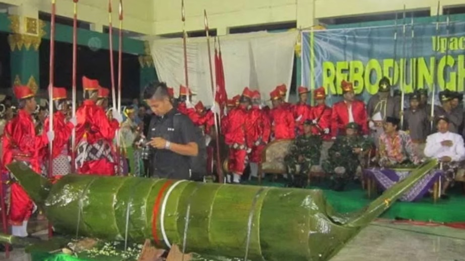 SYUKUR: Suasana kegiatan Rebo Pungkasan di Pleret, Kabupaten Bantul. (Dok Radar Jogja)