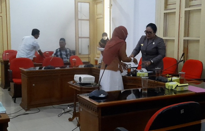 MEMOHON BANTUAN: Audiensi antara eks PNS dengan pimpinan DPRD Gunungkidul di Bangsal Sewokoprojo, Wonosari Rabu(13/9/23).GUNAWAN/RADAR JOGJA&nbsp;