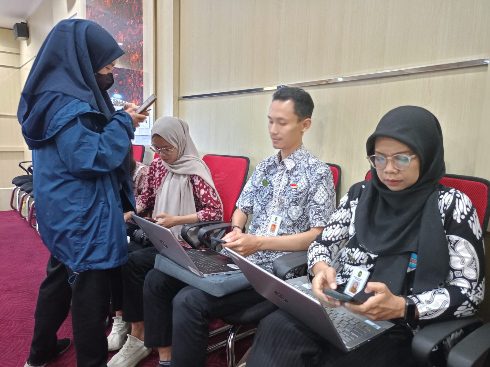 VERIFIKASI: Dinas Dukcapil Kota Jogja tempuh upaya jemput bola guna capai target 25 persen pengguna IKD di Kota Jogja. (Alfi Annissa Karin/Radar Jogja)
