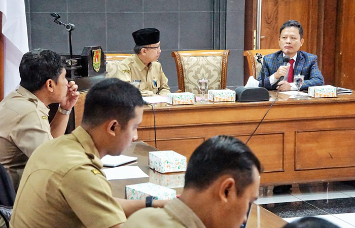 JAJAKI KERJA SAMA: Sekretaris Daerah Kabupaten Magelang bersama OPD terkait saat menerima kunjungan Minister Counsellor Kedutaan Besar Republik Indonesia (KBRI) Dhaka Bangladesh di Ruang Cemerlang,