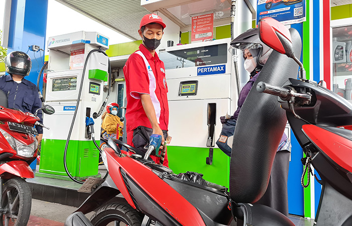ANTRE: Pertamina saat ini tengah mengkaji peningkatan kadar Pertalite atau RON 90 menjadi Pertamax Green 92 atau RON 92.Naila Nihayah/Radar Jogja