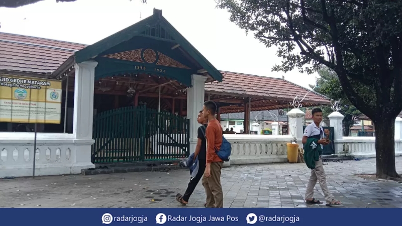 RELIGI: Suasana Masjid Gedhe Mataram berlokasi di Jagalan, Banguntapan, Bantul, Rabu (22/3). (ANNISSA KARIN/RADAR JOGJA)
