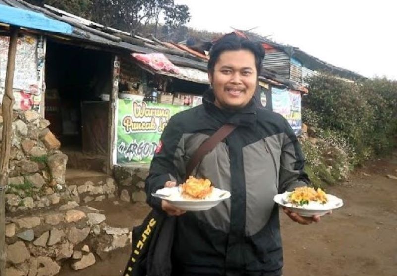 warung nasi di atas gunung
